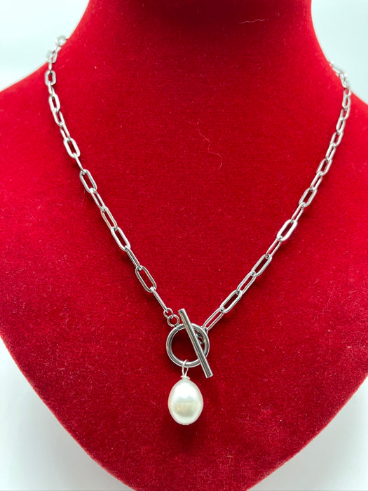 Silver Paperclip necklace with toggle clasp and freshwater pearl