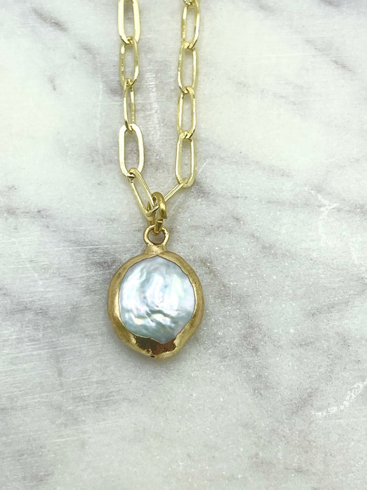 Gold Paperclip necklace with golden trimmed baroque freshwater pearl