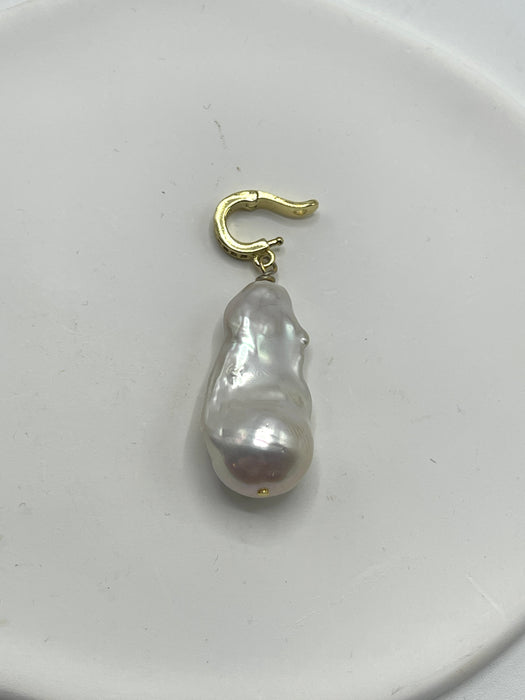 Giant freshwater pearl pendant - detachable