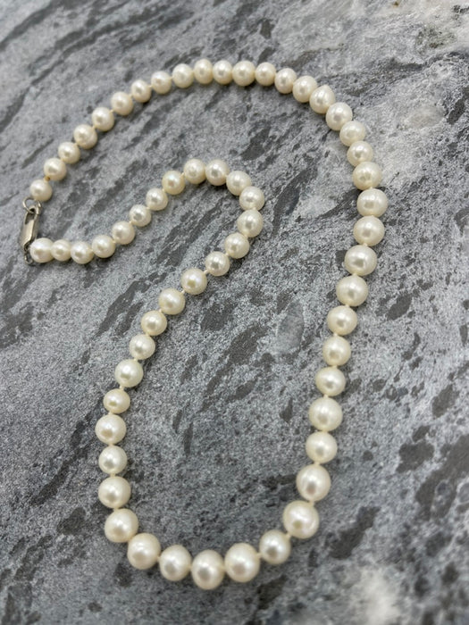 White Freshwater pearl necklace for men or women