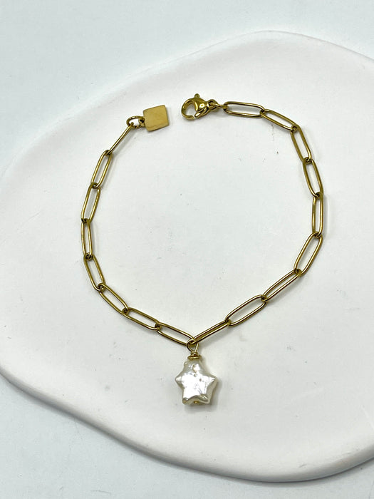 Paperclip bracelet with star shaped freshwater pearl