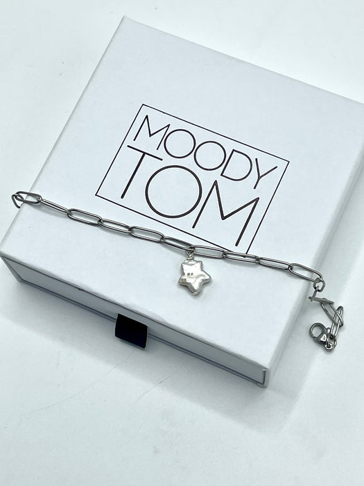 Paperclip bracelet with star shaped freshwater pearl