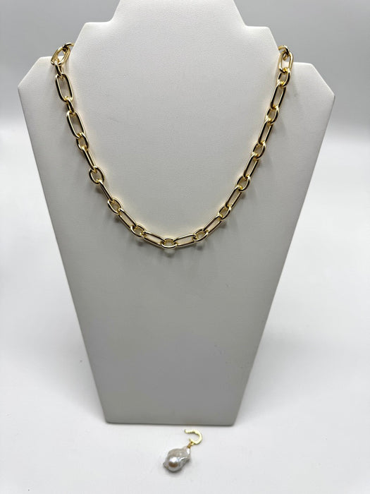 Decadent necklace with detachable pearl pendant