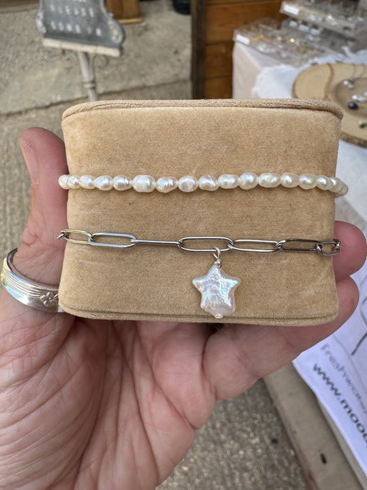 Paperclip bracelet with star shaped freshwater pearl