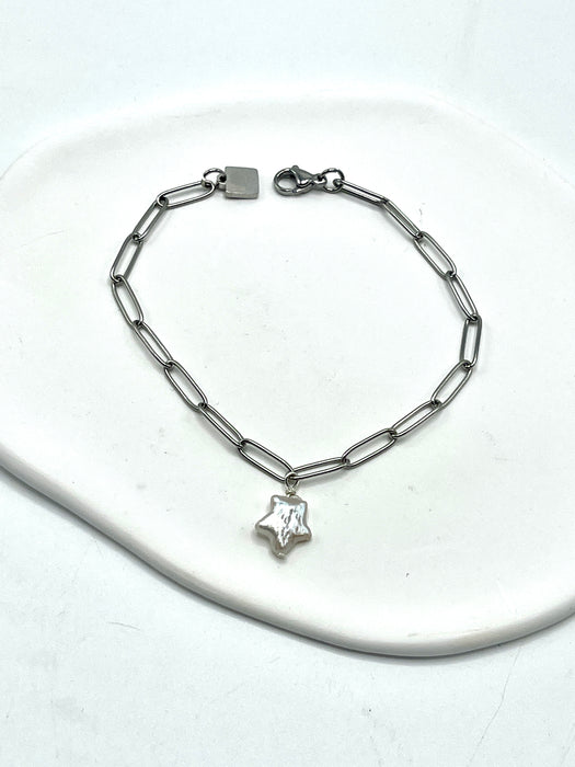 Paperclip bracelet with star shaped freshwater pearl