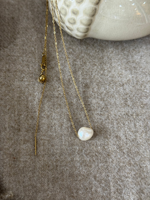 Lulutong pearl necklace with adjustable clasp